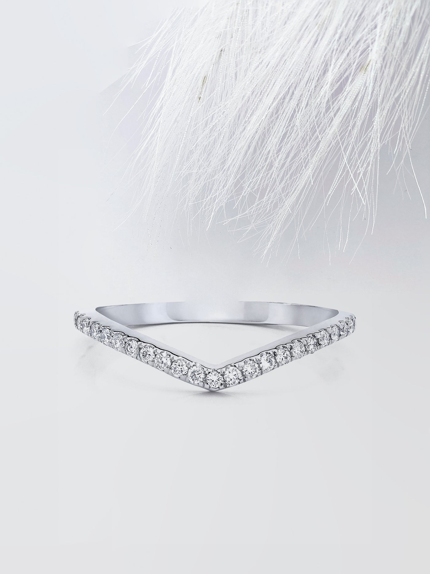 Round Cut Curved Diamond Wedding Band For Women