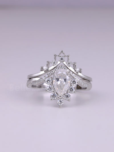 1.50CT Pear Cut Cluster Diamond Moissanite Bridal Ring Set