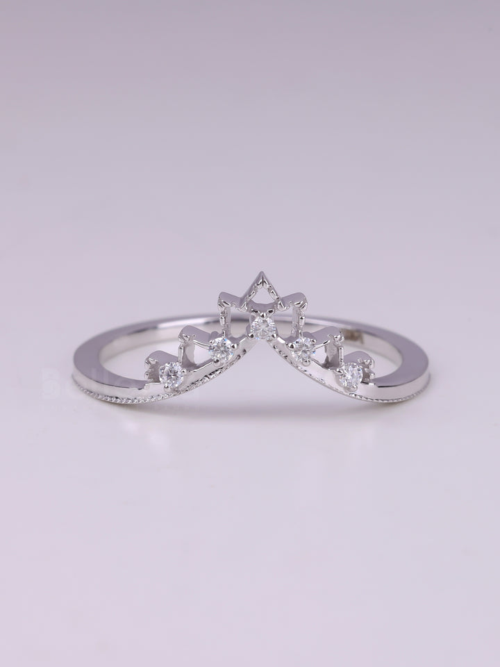 Round Cut Diamond Curved Moissanite Wedding Band