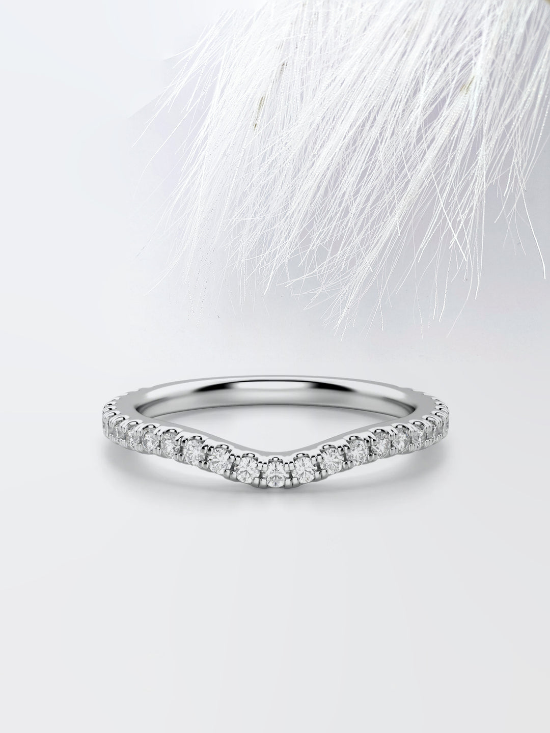 Round Cut Curved Diamond Wedding Band For Her