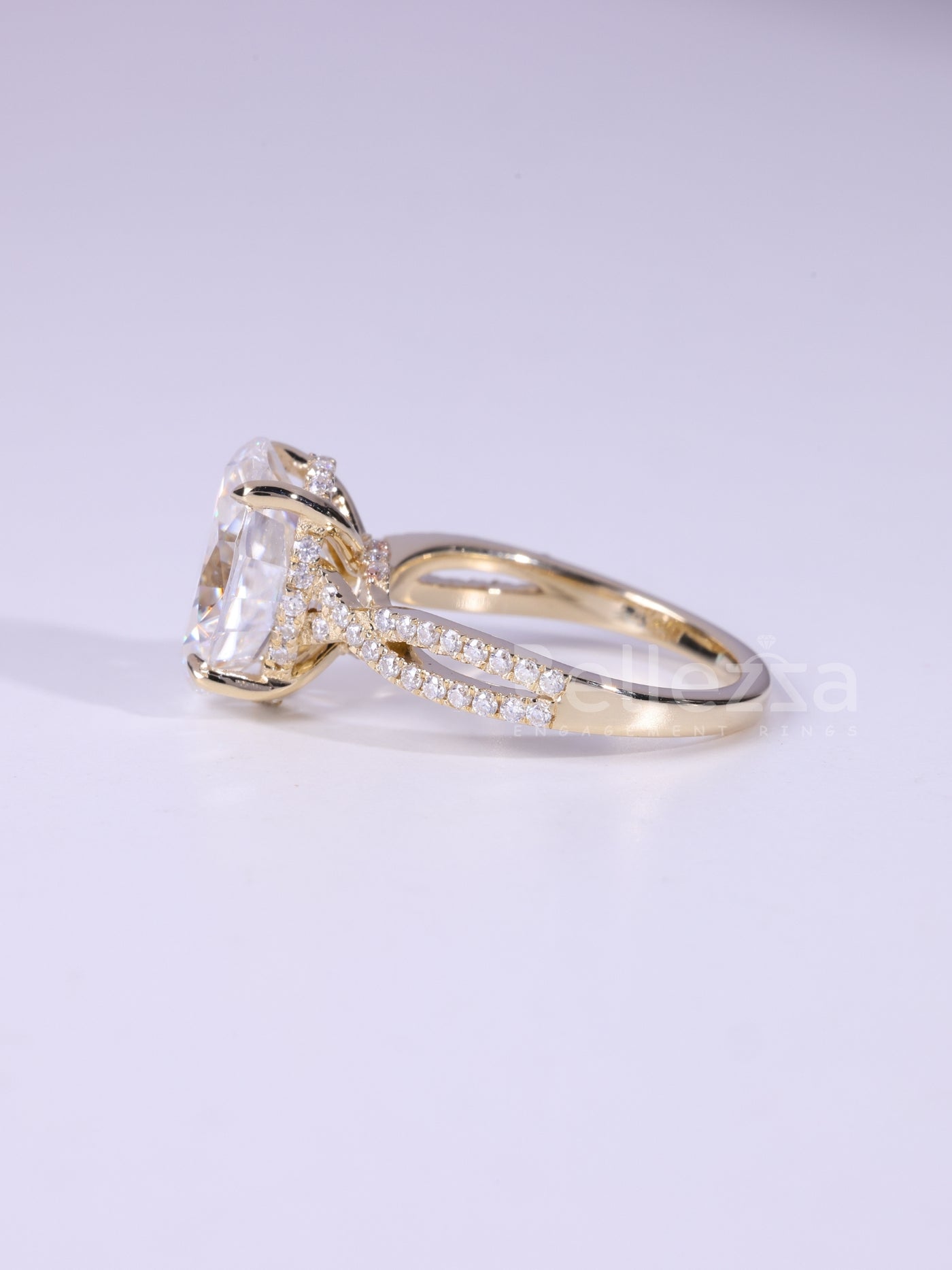 2.50CT-3.50CT Oval Cut Twisted Pave Setting Moissanite Engagement Ring