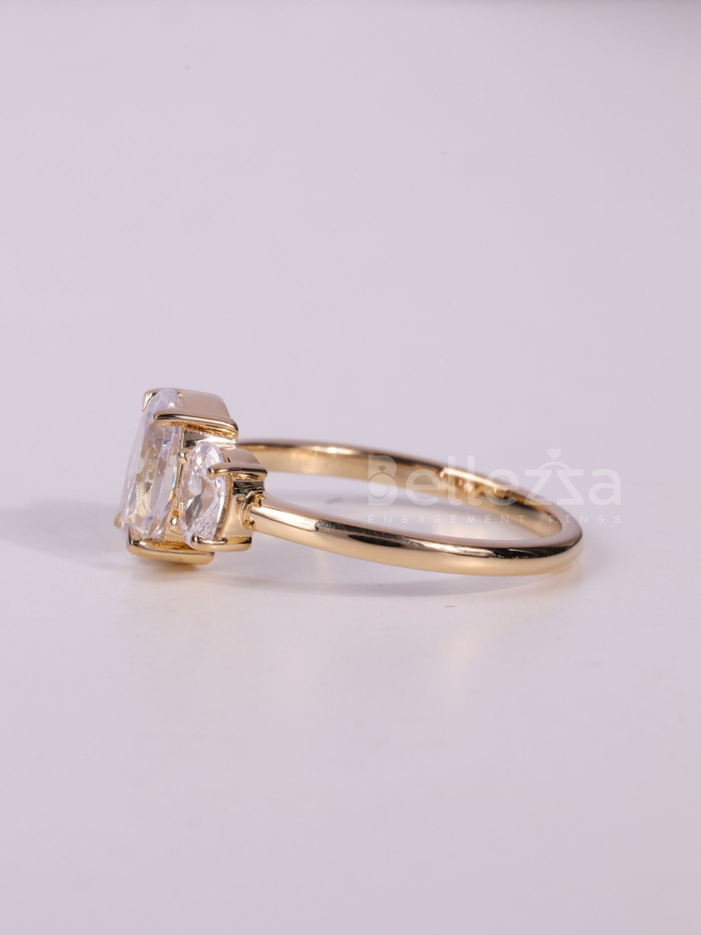 1.0CT-2.0CT Oval Cut Three Stone Moissanite Engagement Ring