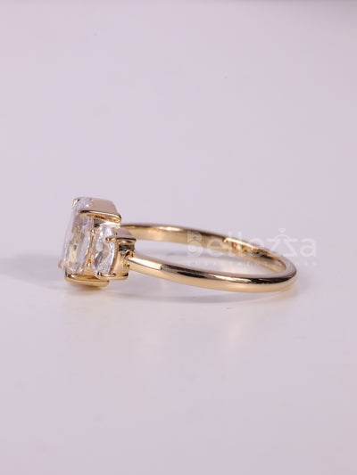 1.0CT-2.0CT Oval Cut Three Stone Moissanite Engagement Ring