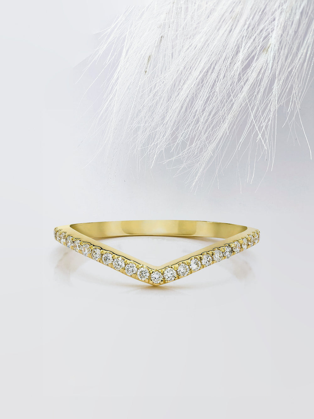 Round Cut Curved Diamond Wedding Band For Women