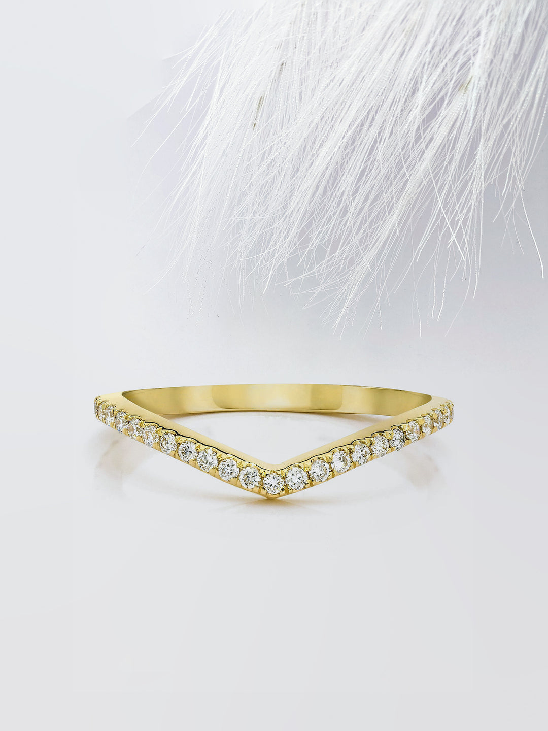 Round Cut Curved Diamond Wedding Band For Women