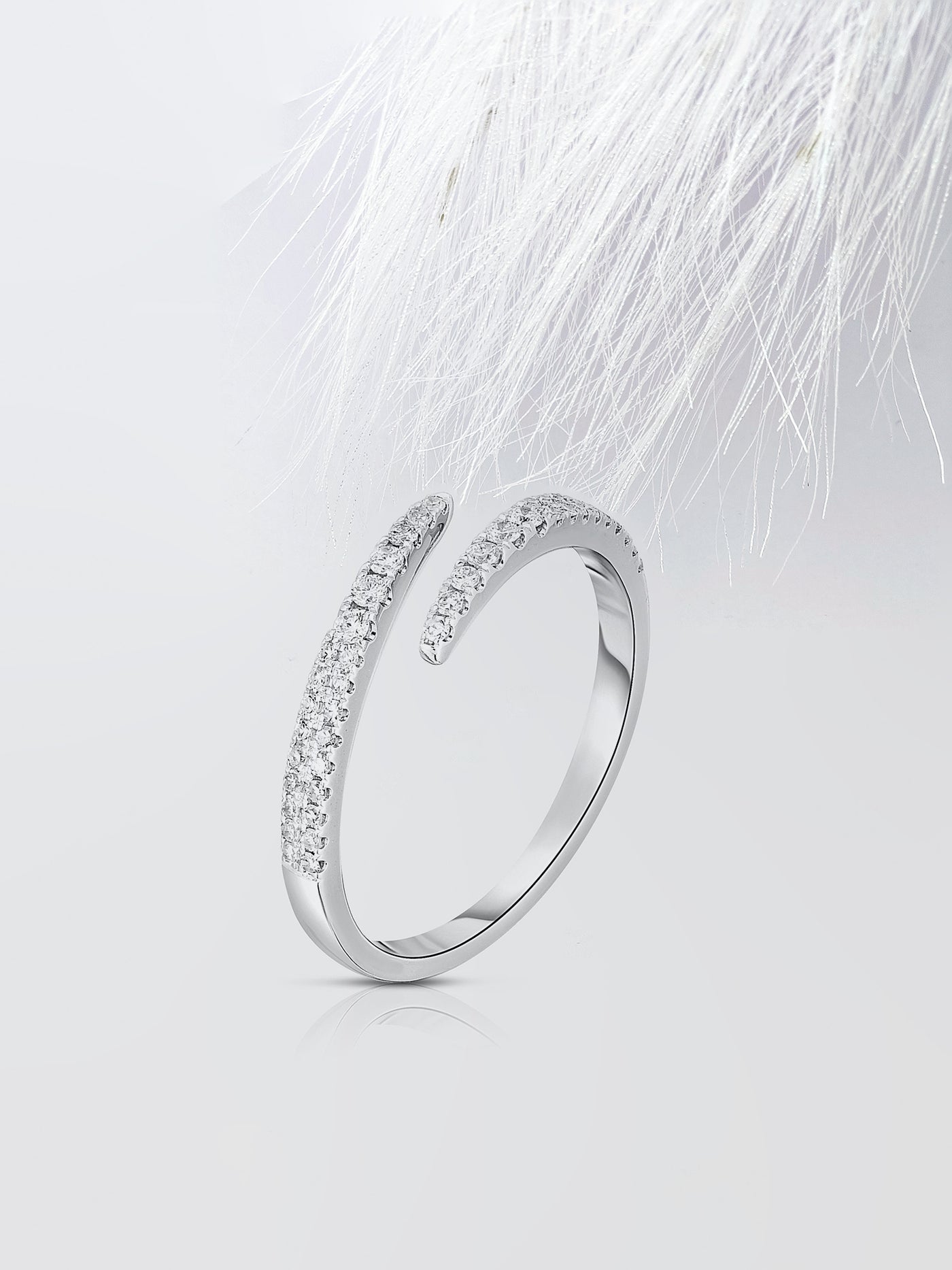 Round Cut Open Diamond Wedding Band For Women