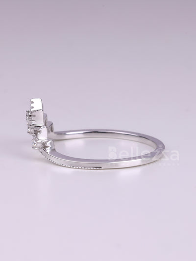 Round Cut Diamond Curved Moissanite Wedding Band