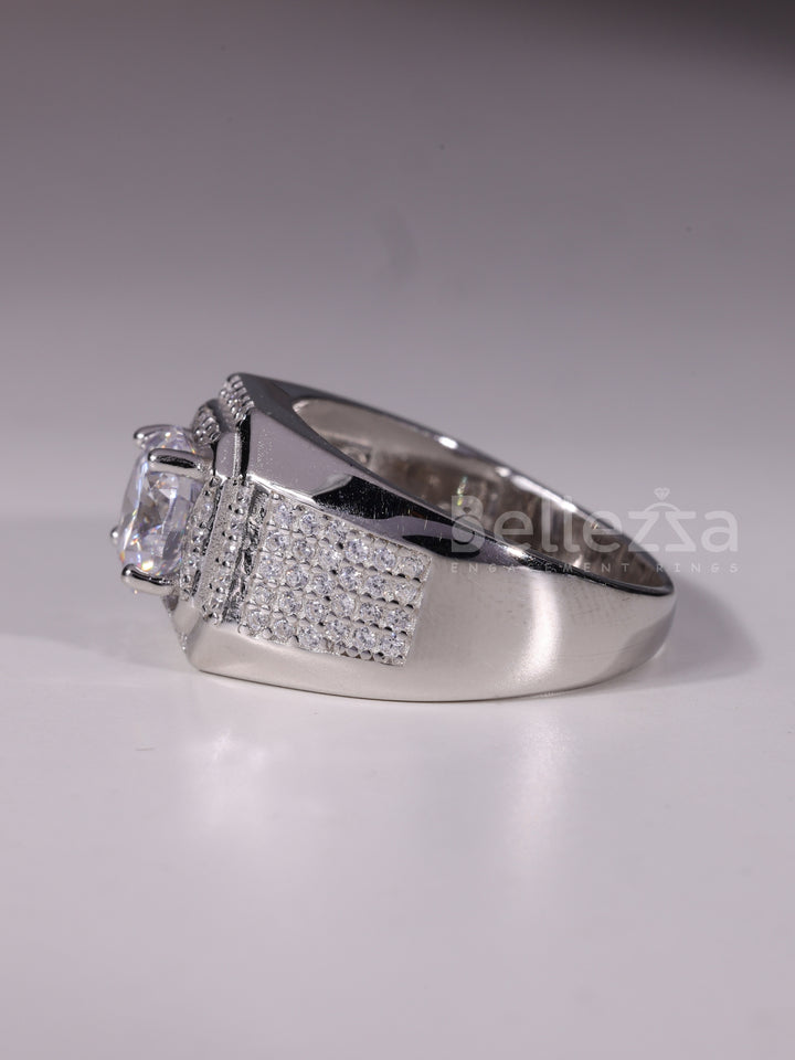 1.50CT Round Cut Cluster Diamond Men's Wedding Ring In Gold