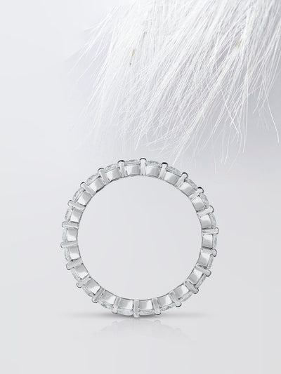 Round Cut Single Prong Diamond Wedding Band For Women