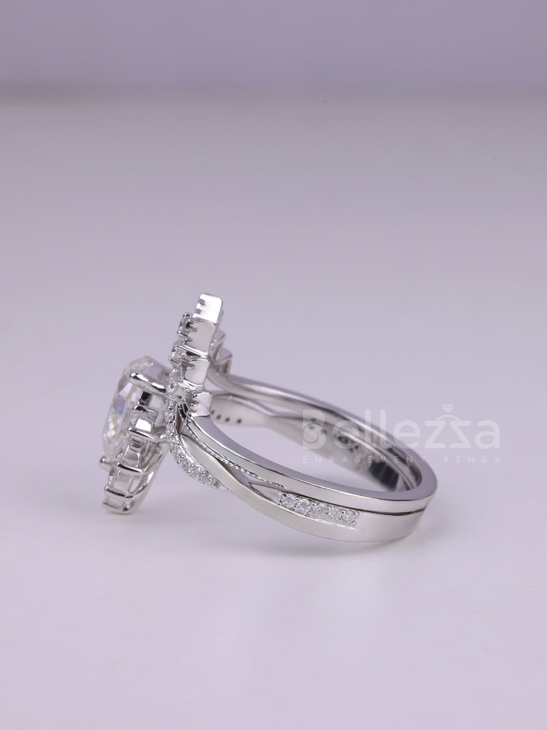 1.50CT Pear Cut Cluster Diamond Moissanite Bridal Ring Set