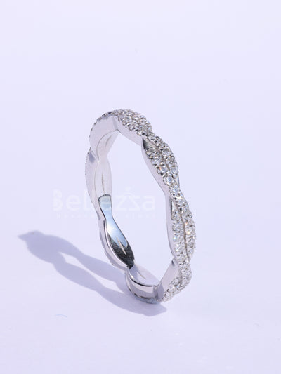Round Cut Diamond Twisted Pave Setting Wedding Band