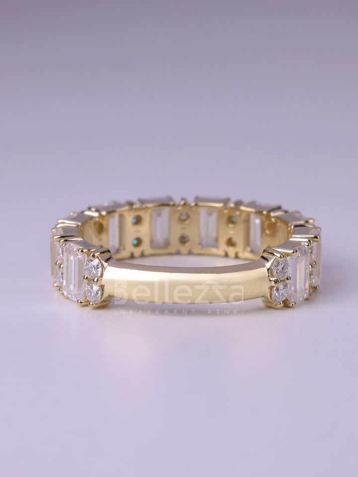 1.50TCW Emerald & Round Diamond Wedding Band