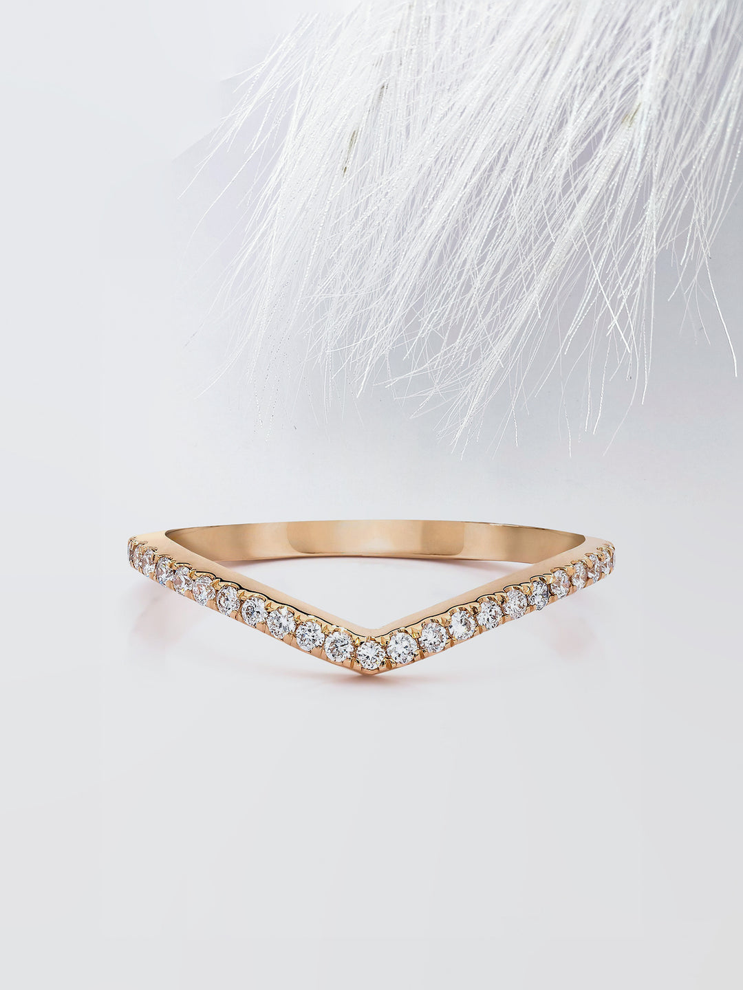 Round Cut Curved Diamond Wedding Band For Women