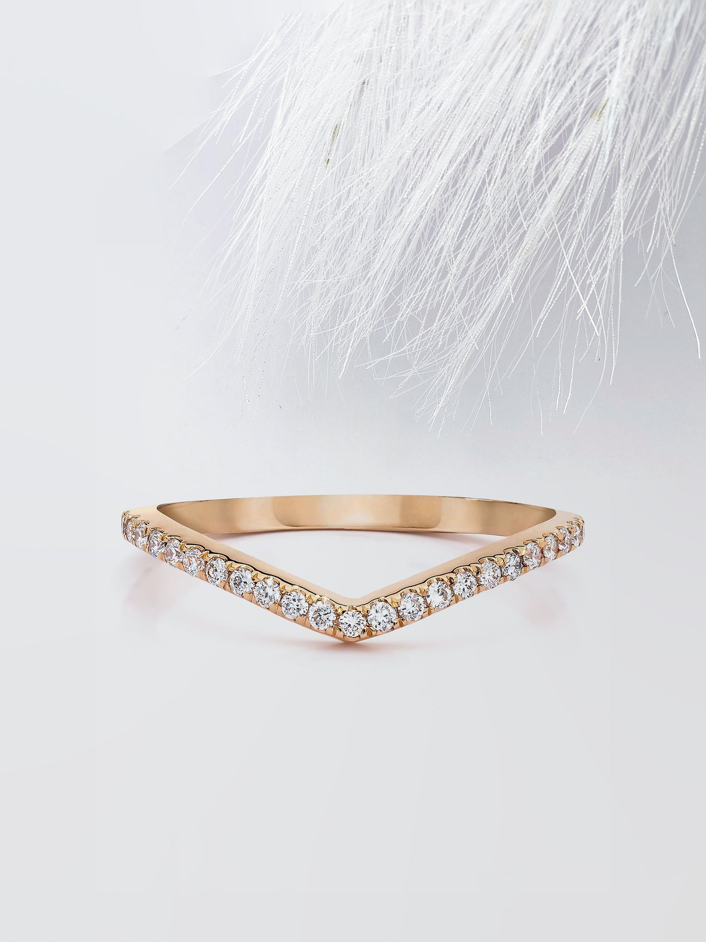 Round Cut Curved Diamond Wedding Band For Women