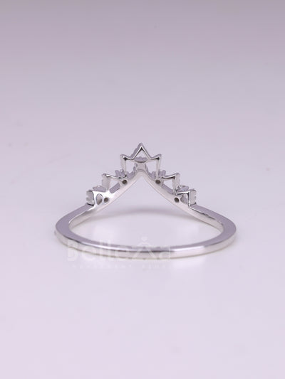 Round Cut Diamond Curved Moissanite Wedding Band