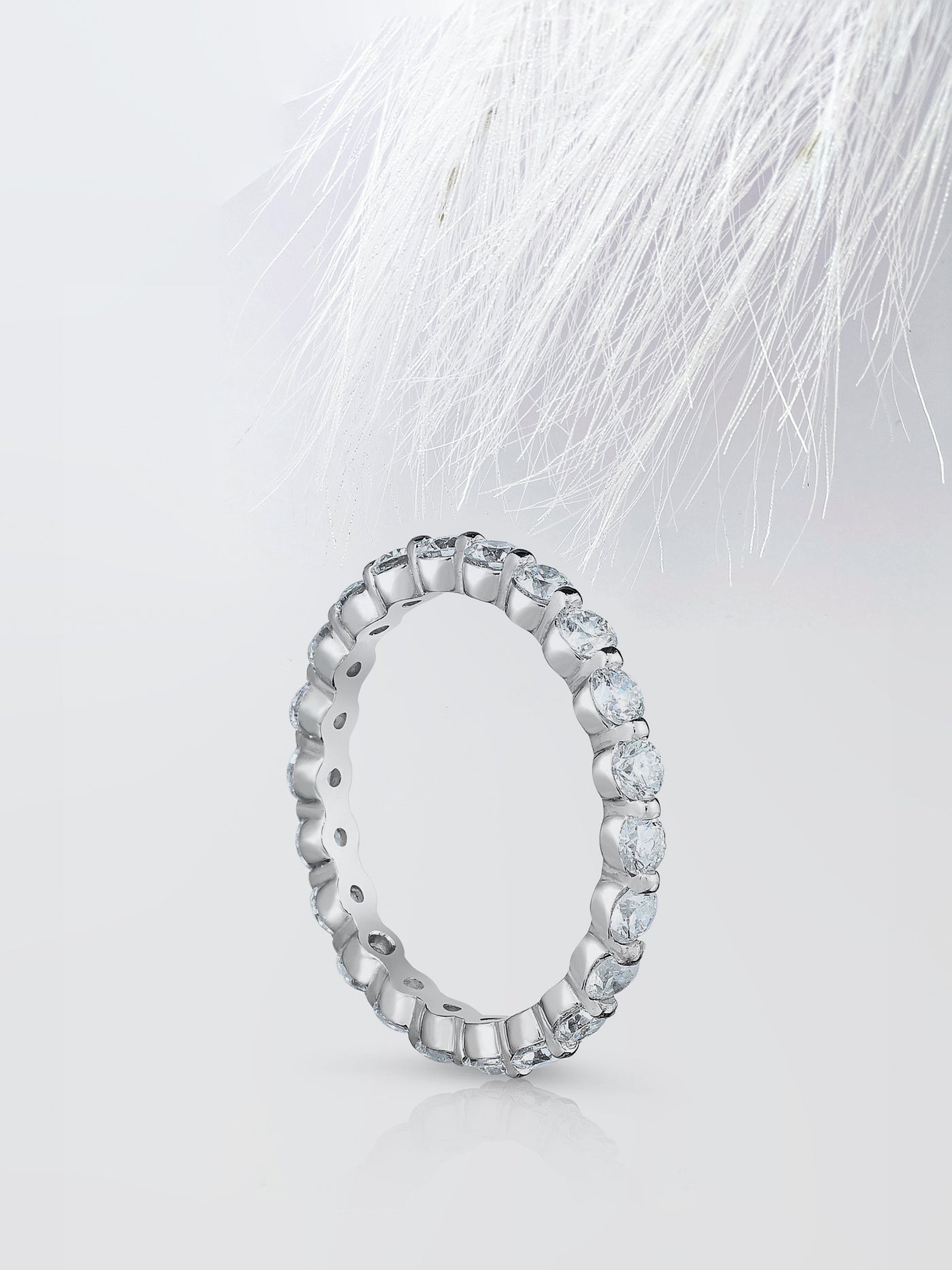 Round Cut Single Prong Diamond Wedding Band For Women