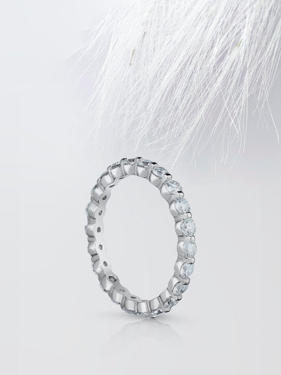 Round Cut Single Prong Diamond Wedding Band For Women