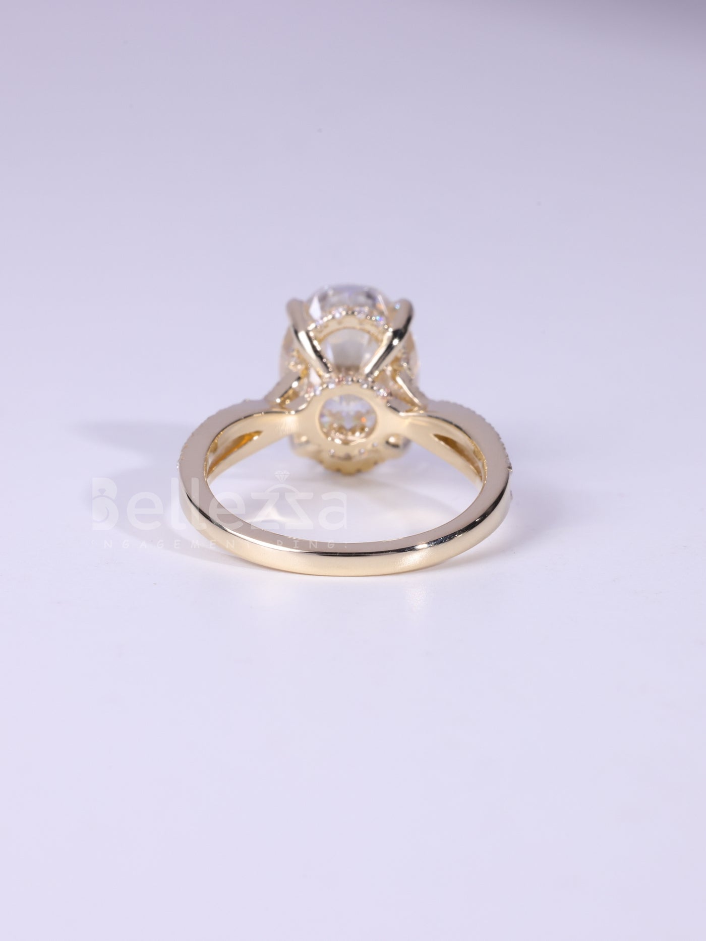 2.50CT-3.50CT Oval Cut Twisted Pave Setting Moissanite Engagement Ring