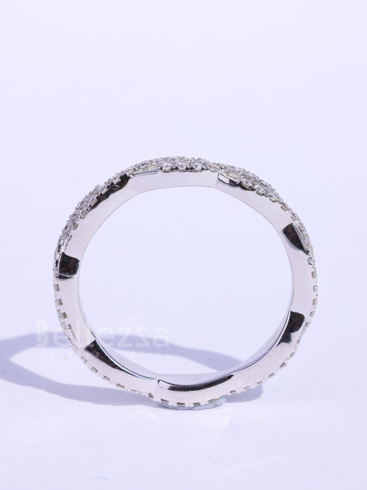 Round Cut Diamond Twisted Pave Setting Wedding Band