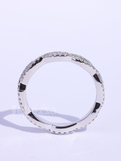 Round Cut Diamond Twisted Pave Setting Wedding Band