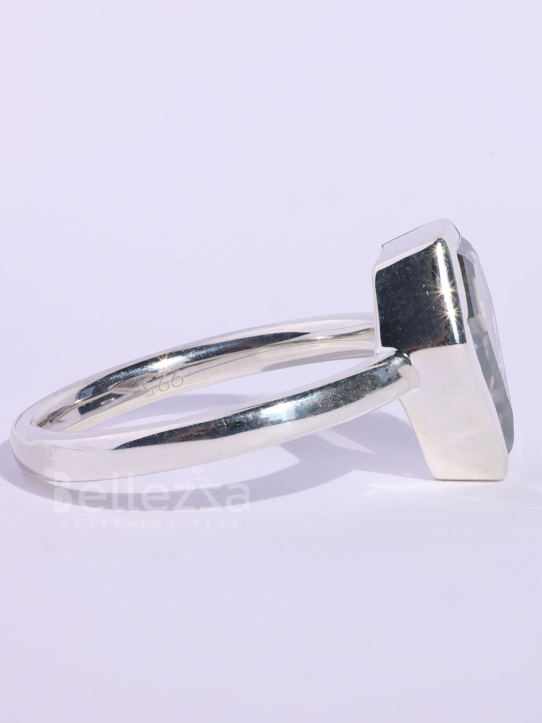 1.50CT Kite Cut Unique Diamond Solitaire Engagement Ring