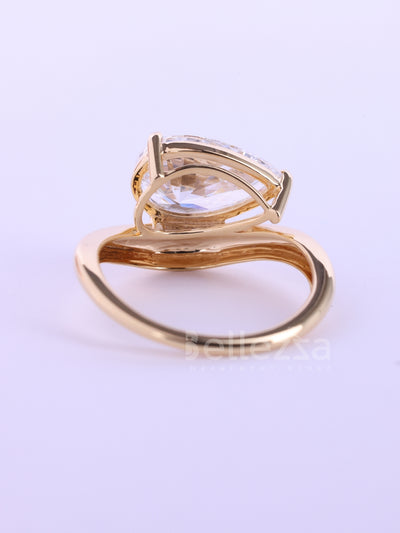 2.0CT East-West Pear Cut Curved Moissanite Solitaire Engagement Ring