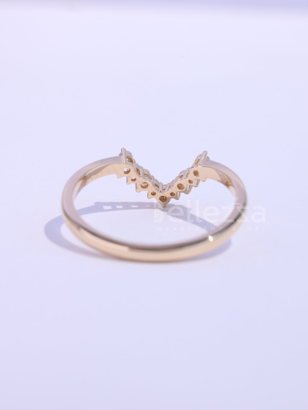 Round Diamond Curved Moissanite Wedding Band