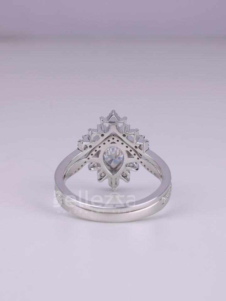 1.50CT Pear Cut Cluster Diamond Moissanite Bridal Ring Set