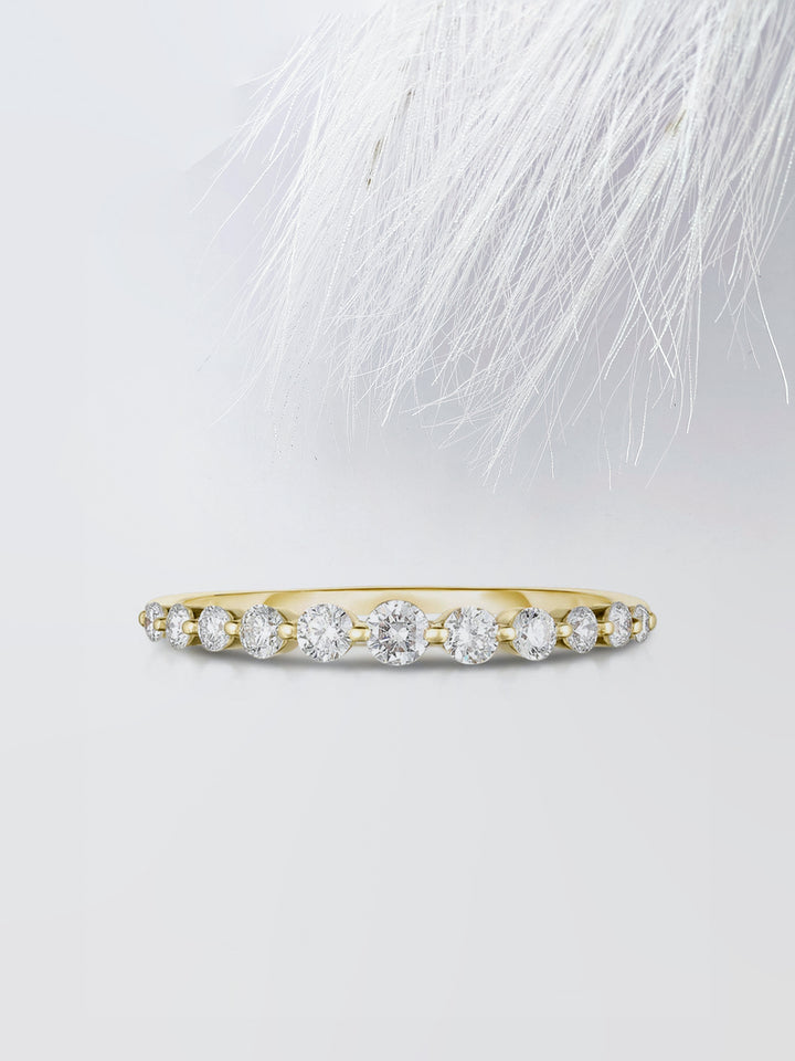 Round Cut Single Prong Diamond Wedding Band For Her