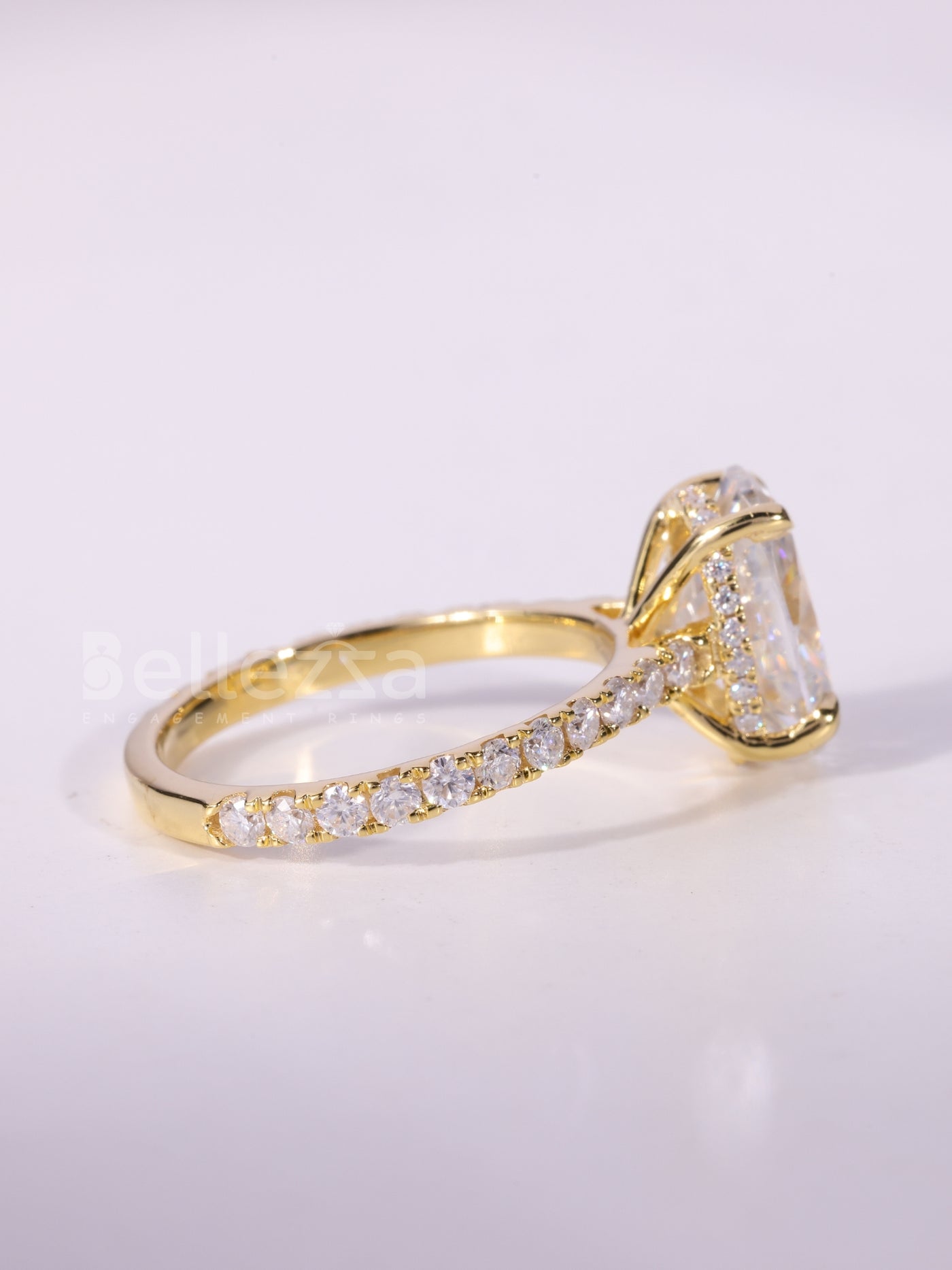 2.0CT-3.0CT Oval Cut Moissanite Pave Setting Engagement Ring