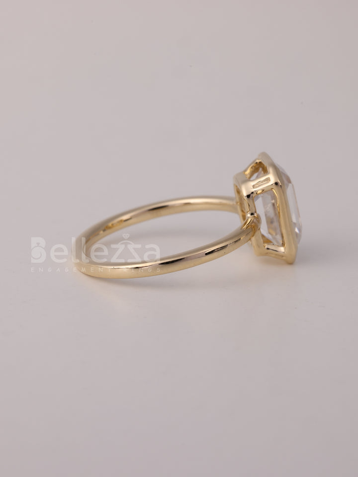 1.0CT-2.0CT Emerald Cut Bezel Setting Moissanite Engagement Ring