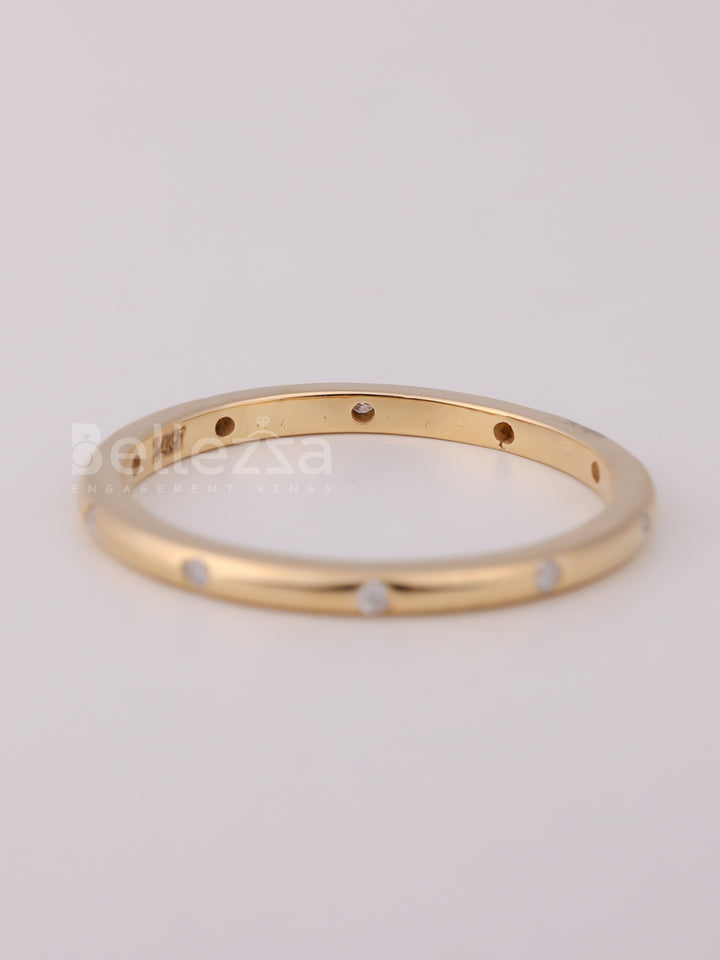 Round Cut Diamond Flush Setting Moissanite Wedding Band