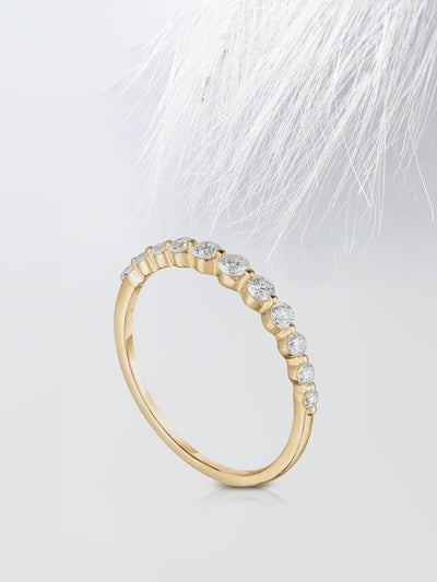 Round Cut Single Prong Diamond Wedding Band For Her