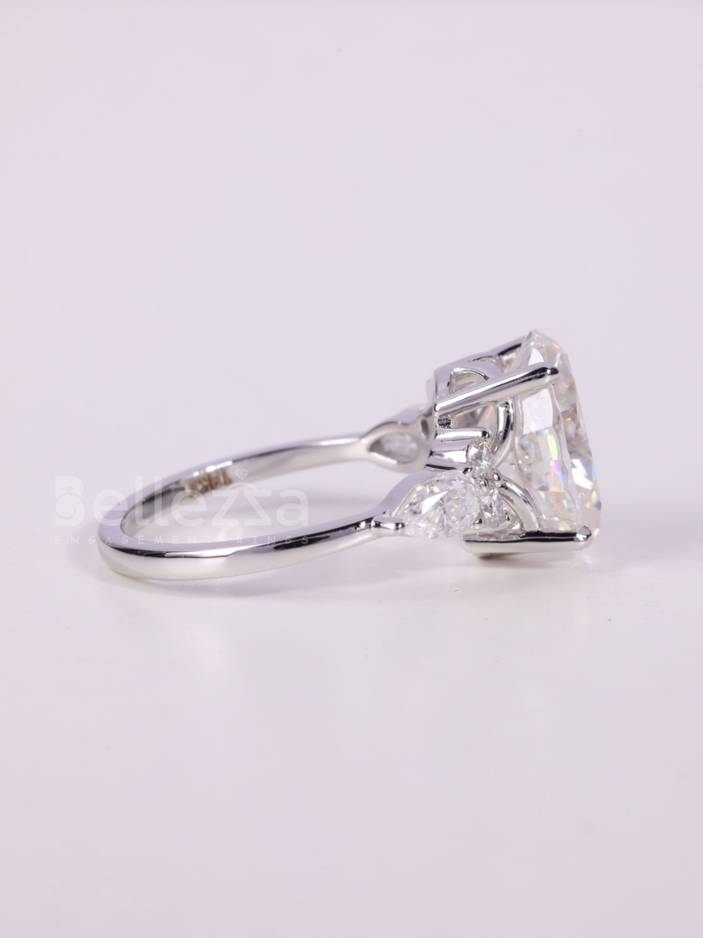 2.0CT-3.0CT Oval Cut Cluster Diamond Engagement Ring