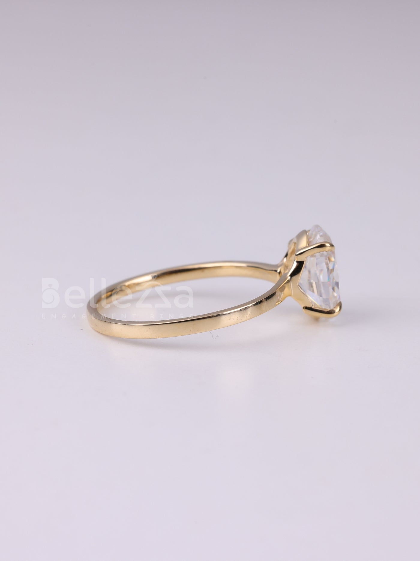 2.0CT Oval Cut Diamond Solitaire Moissanite Engagement Ring