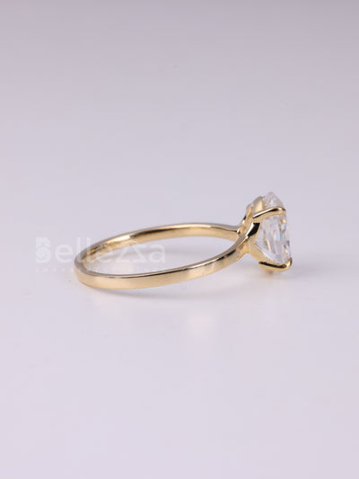 2.0CT Oval Cut Diamond Solitaire Moissanite Engagement Ring