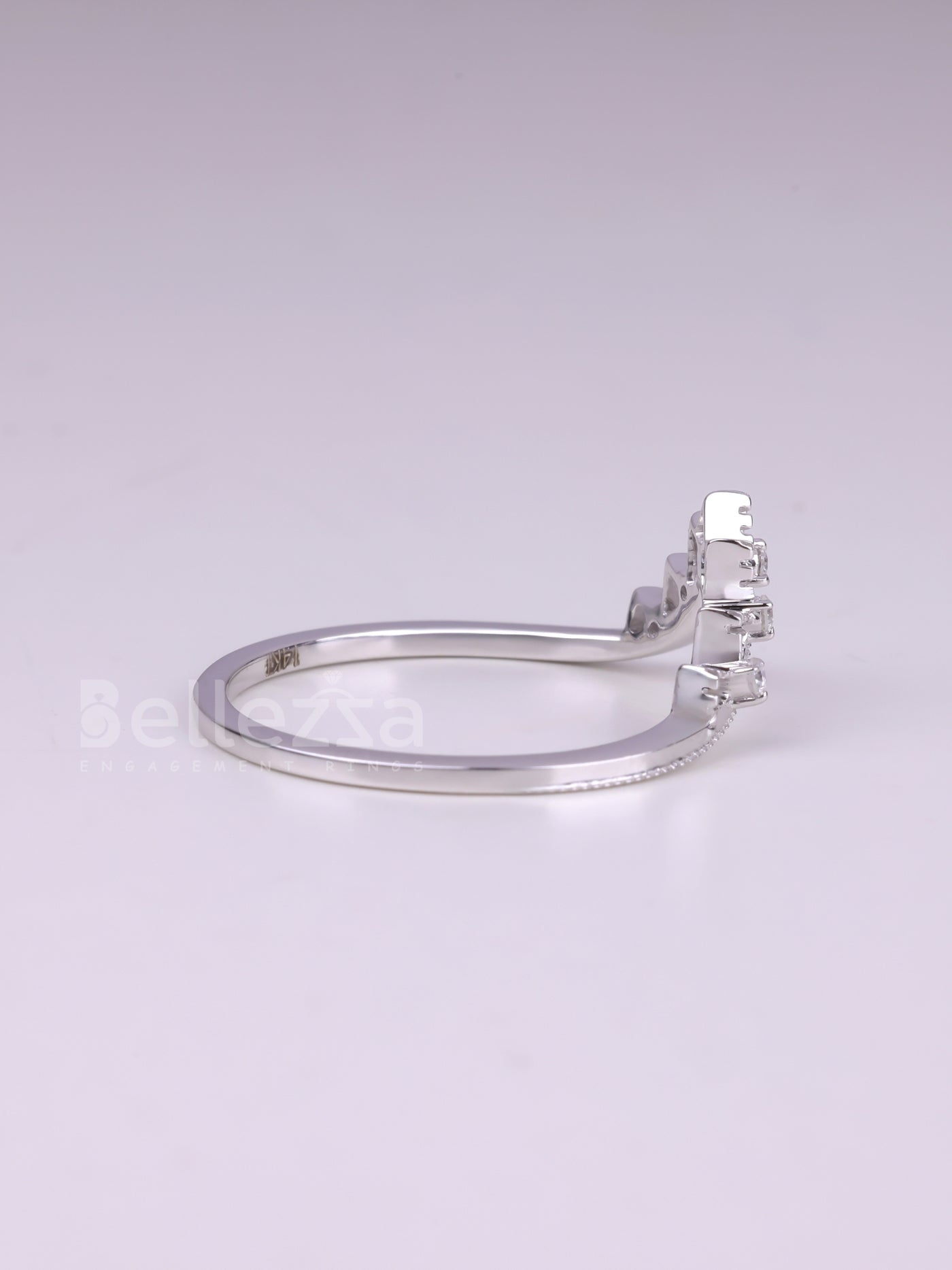 Round Cut Diamond Curved Moissanite Wedding Band