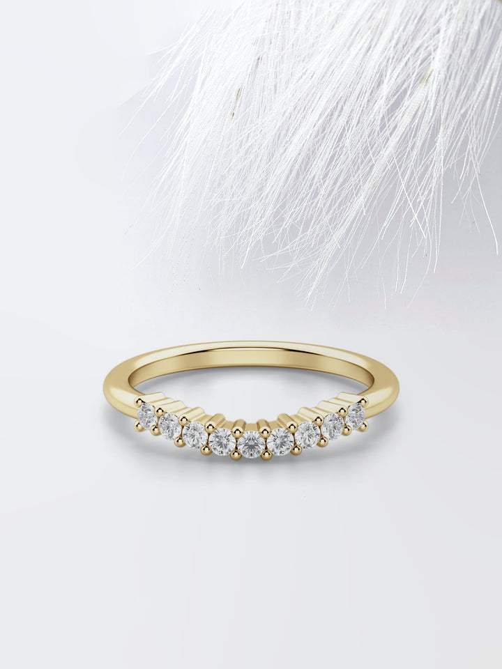 Round Cut Curved Diamond Wedding Band For Women
