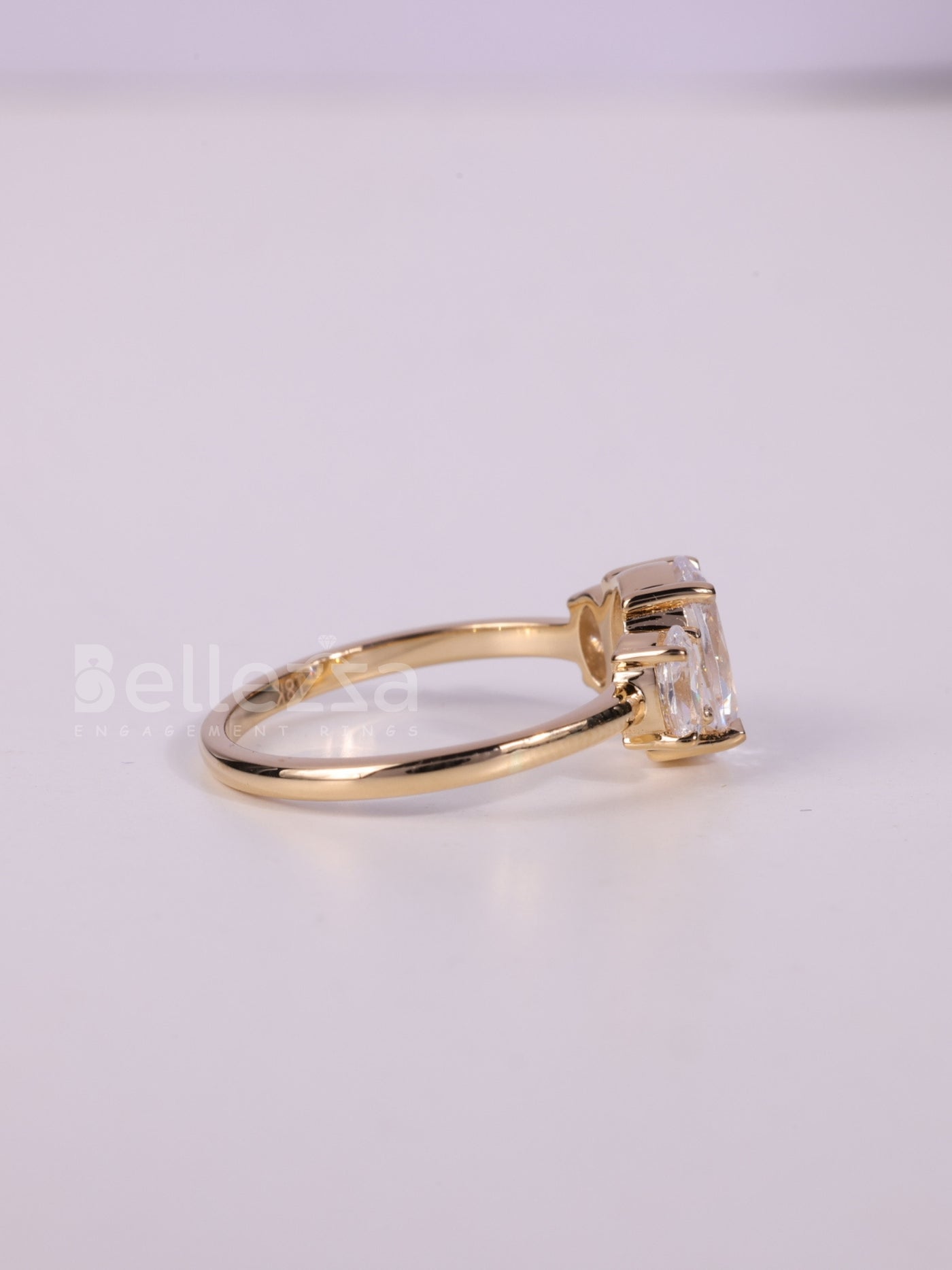 1.0CT-2.0CT Oval Cut Three Stone Moissanite Engagement Ring