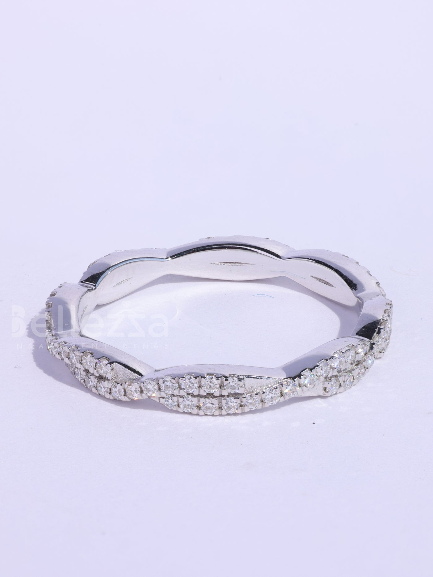 Round Cut Diamond Twisted Pave Setting Wedding Band