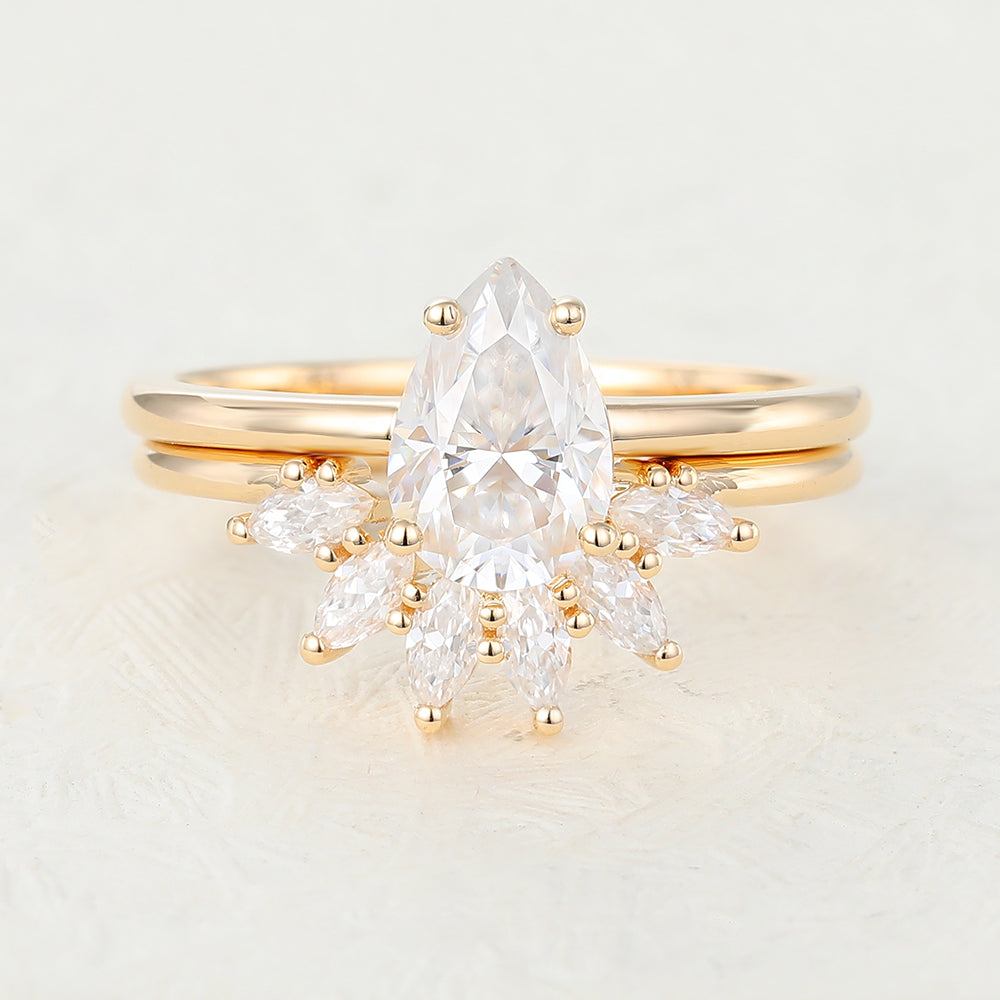 pear-moissanite-solitaire-bridal-ring-set