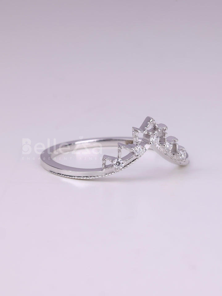 Round Cut Diamond Curved Moissanite Wedding Band