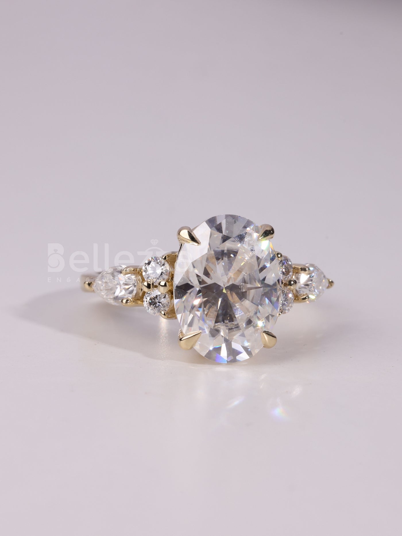 2.0CT-3.0CT Oval Cut Cluster Dimaond Moissanite Engagement Ring