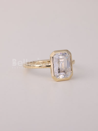 1.0CT-2.0CT Emerald Cut Bezel Setting Moissanite Engagement Ring
