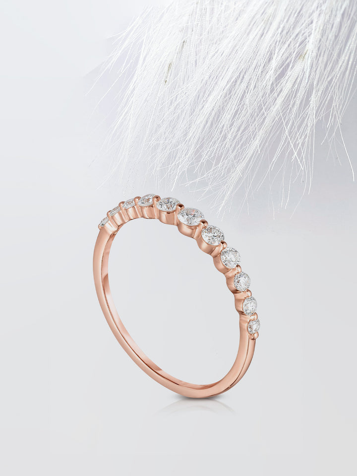 Round Cut Single Prong Diamond Wedding Band For Her