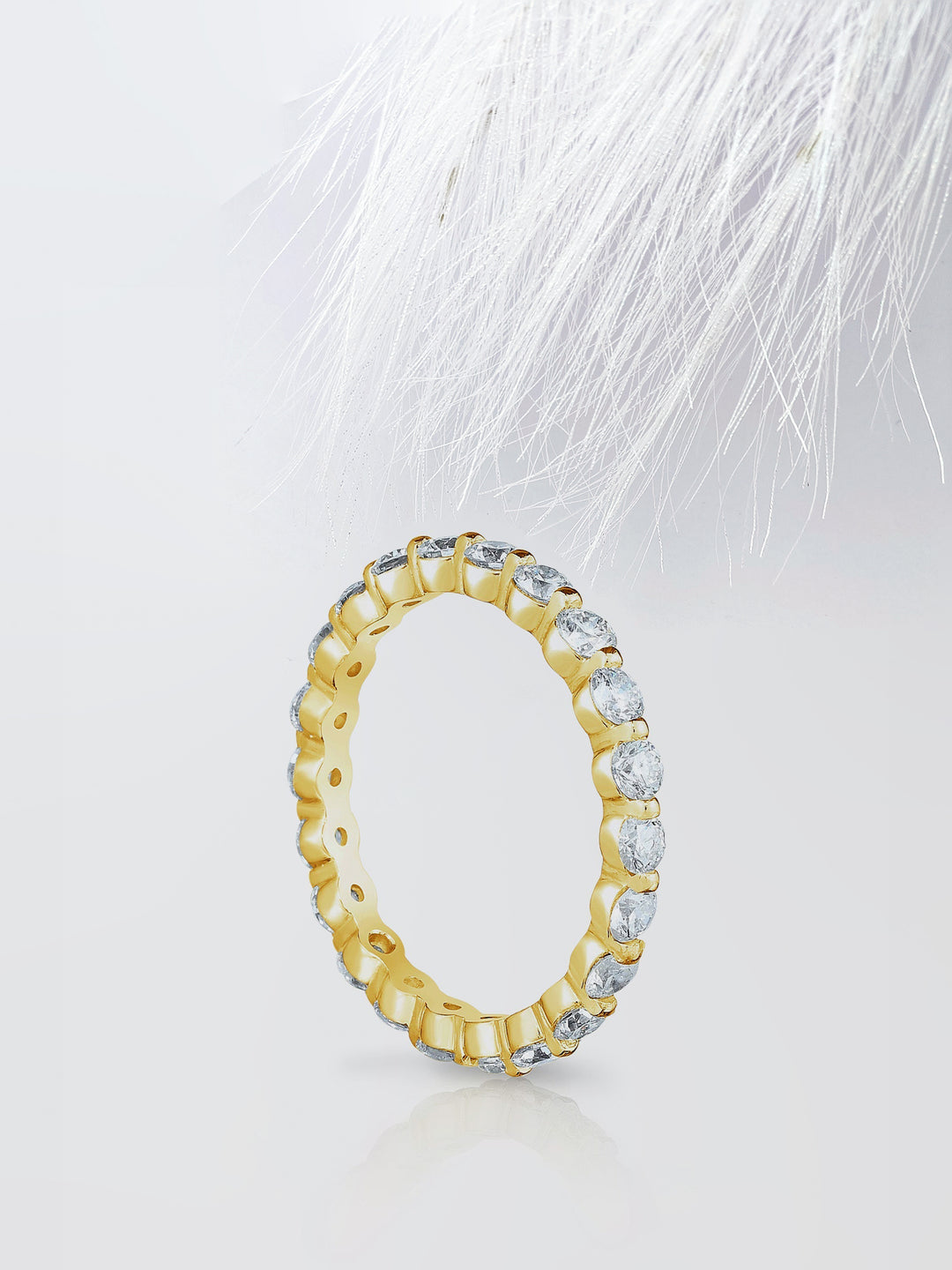 Round Cut Single Prong Diamond Wedding Band For Women