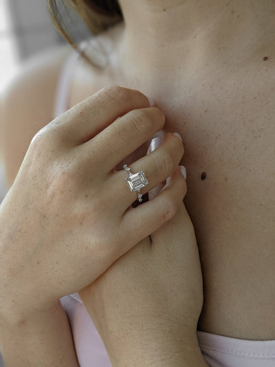 1.50-3.20 CT Emerald Diamond Dainty Style Engagement Ring