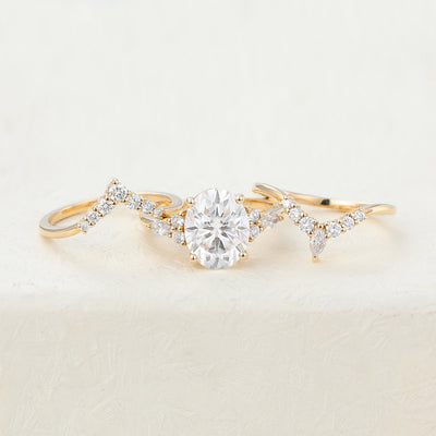 3-0-ct-oval-moissanite-cluster-bridal-ring-set