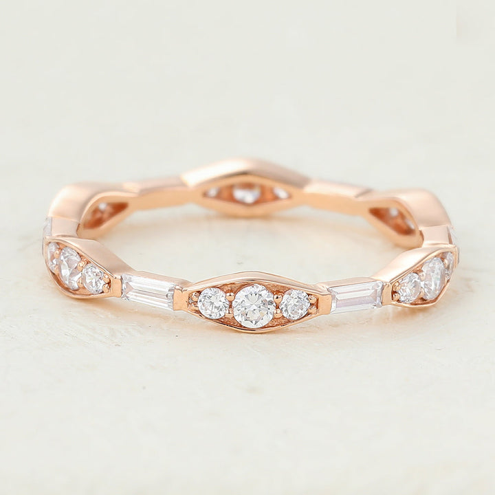 0-72-ct-round-baguette-shaped-moissanite-vintage-style-wedding-band