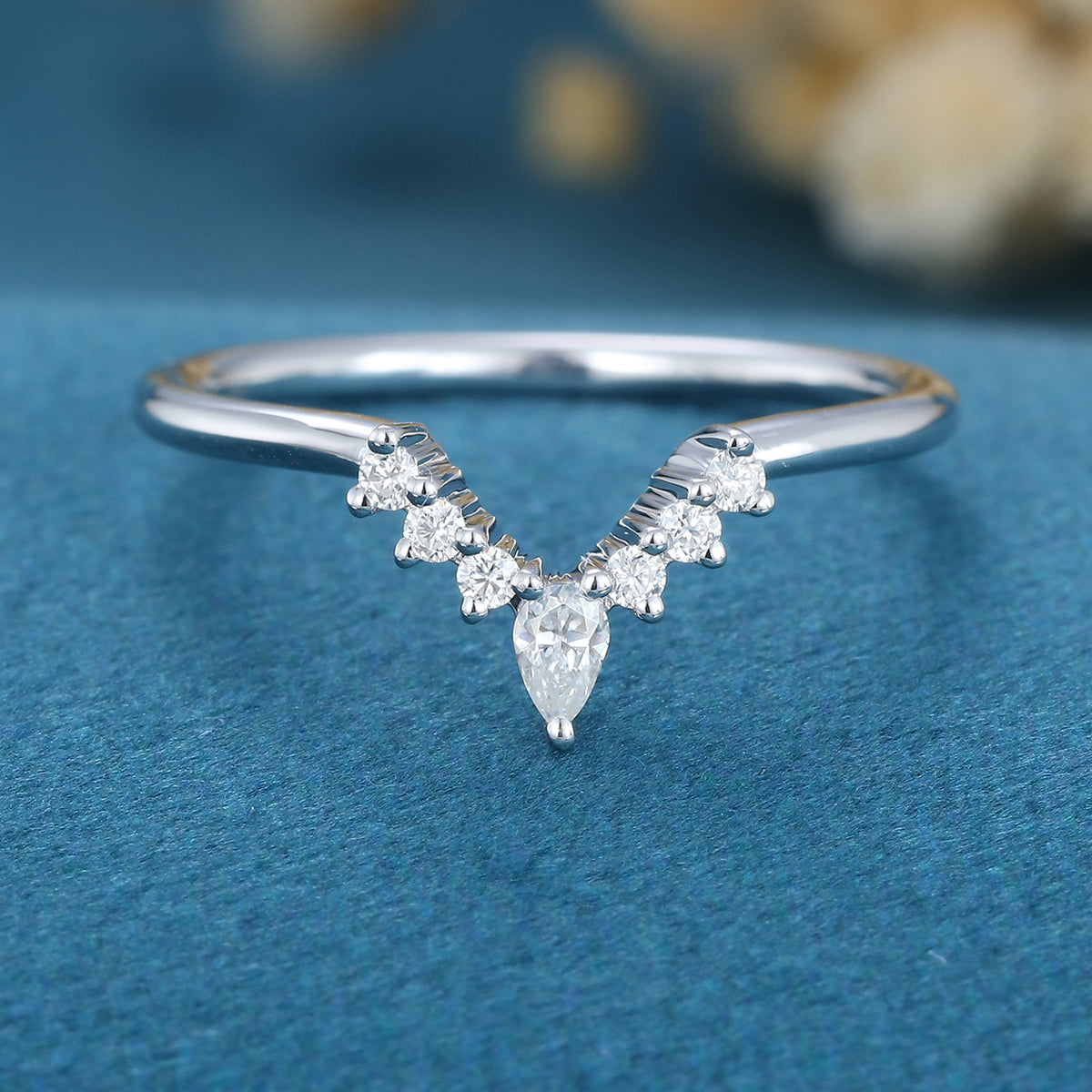 1-40-ct-pear-round-shaped-moissanite-curved-wedding-band